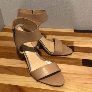 Jessica Simpson Nude Heels